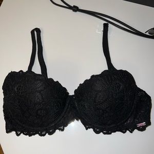 PINK Victoria’s Secret 32C Bra in Black lace